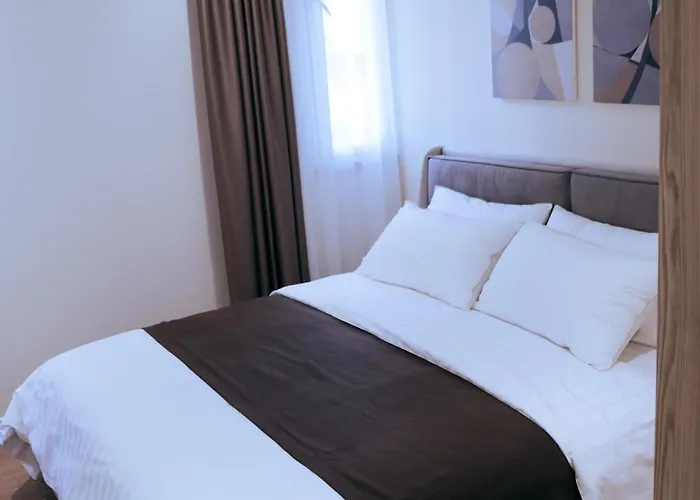 Argoldoro Bllok * Tirana